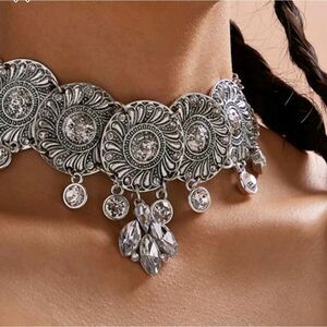 Zara Glass Stones Choker